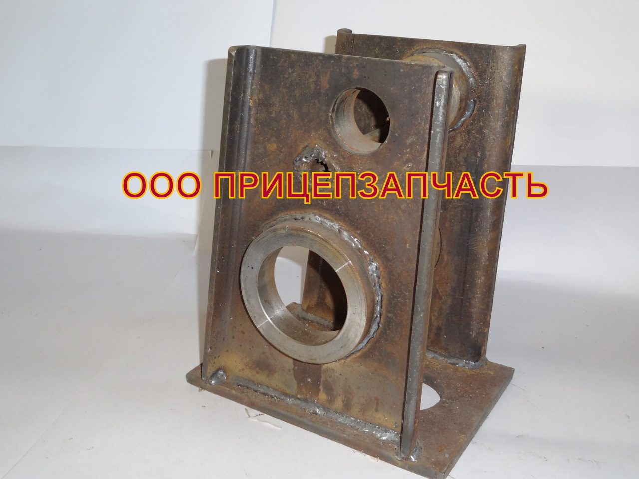 Кронштейн оси балансира ЧМЗАП 314-2918058